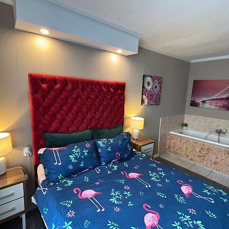 Ferienwohnung Garsoniera Riviera Bacău Exterior foto